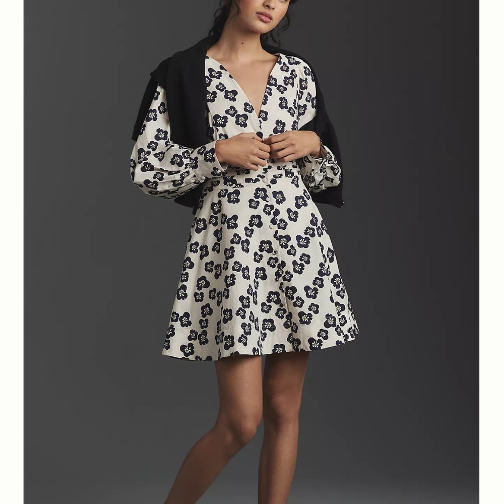 NWT  Anthropologie Floral V-Neck Dress in Black and White